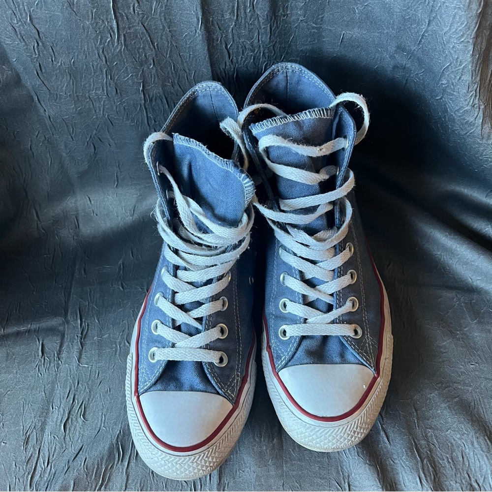 Hand Embroidered Converse - Picture 3 of 6